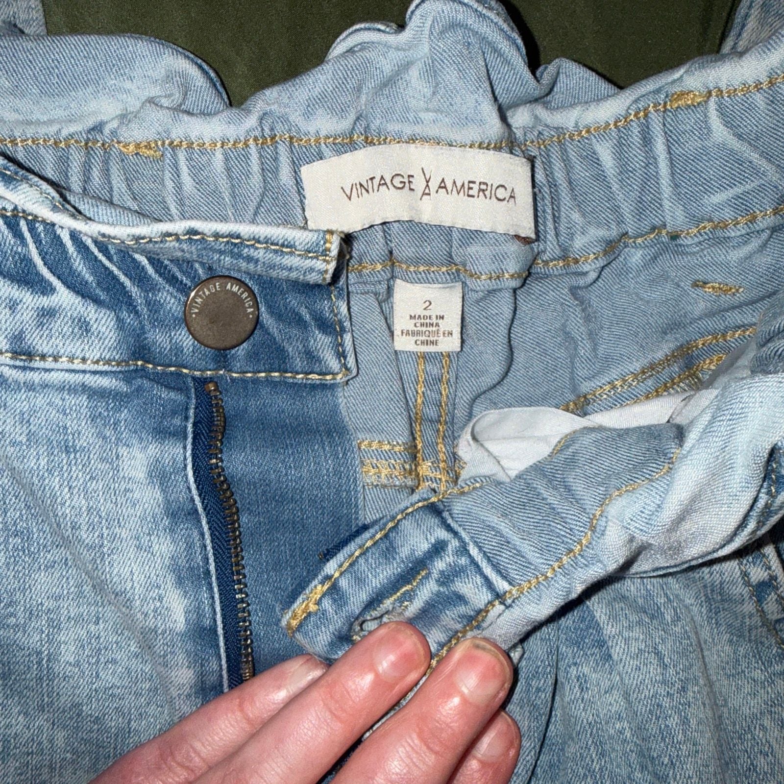 Vintage America Blues High Rise Acid Wash Paperbag Waist Pleated Denim Jeans 4