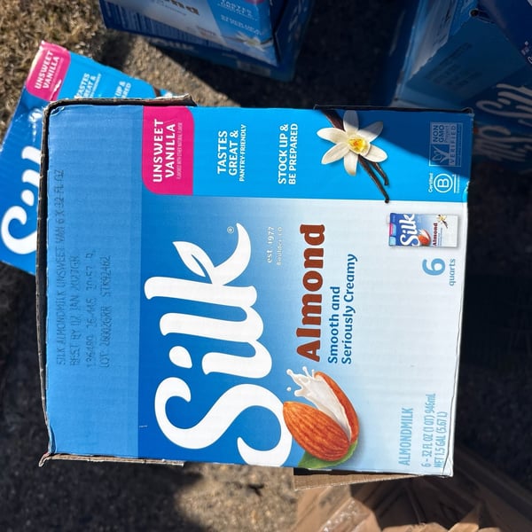 Silk Unsweetened Vanilla Almond Milk, 32 fl oz, 6 Count