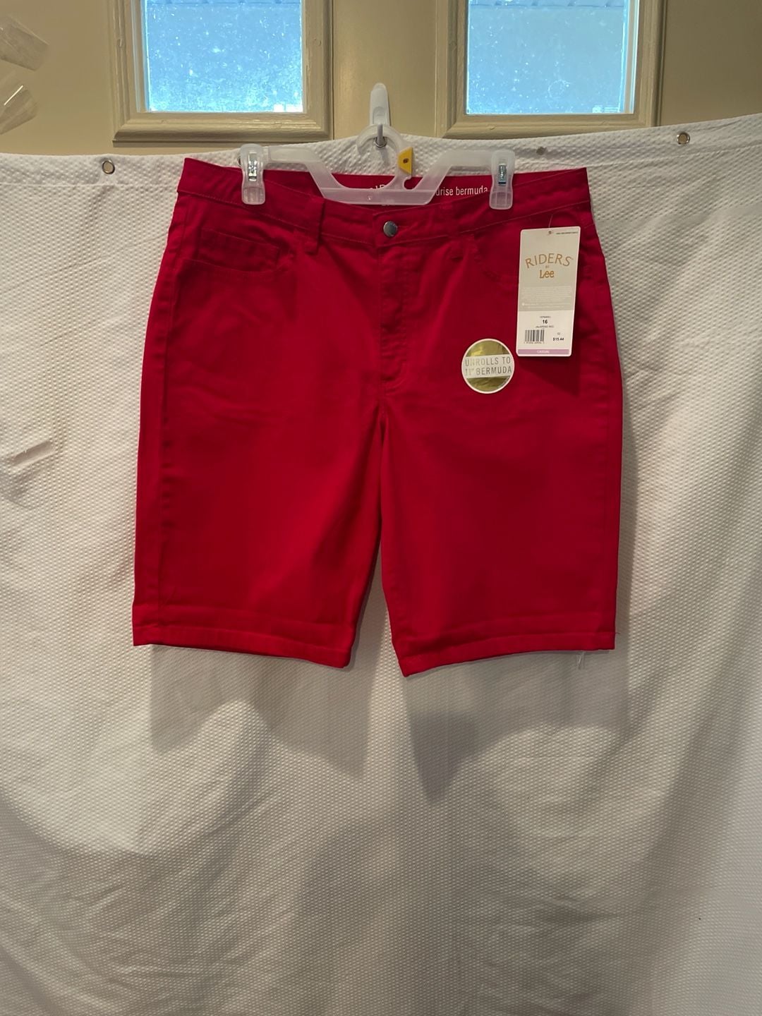 NWT Riders by Lee Women's Midrise Bermuda Shorts Jalapeno Red Size 16 2