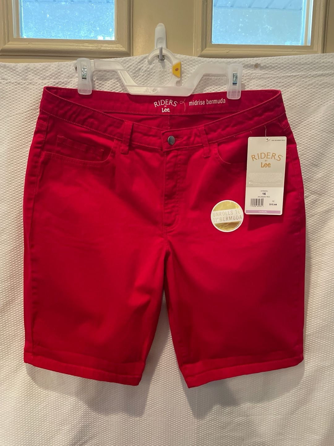 NWT Riders by Lee Women's Midrise Bermuda Shorts Jalapeno Red Size 16 4