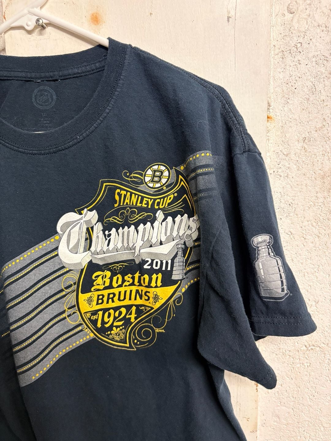 Vintage 2011 Boston Bruins Stanley Cup Champions NHL Graphic T-Shirt Large 3