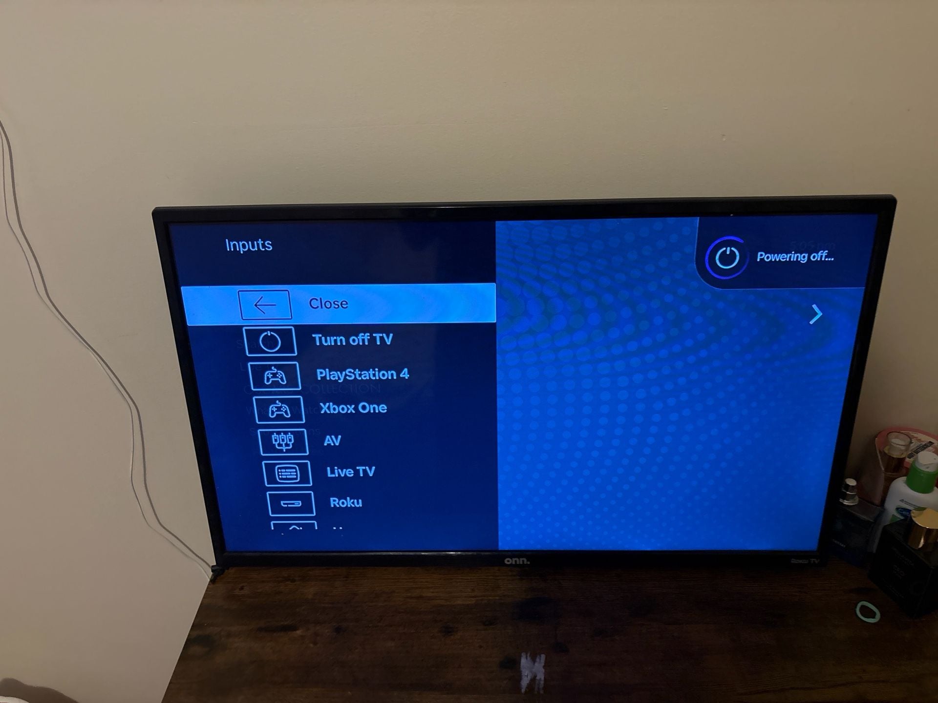 Onn 32-Inch Class HD LED Roku Smart TV 3