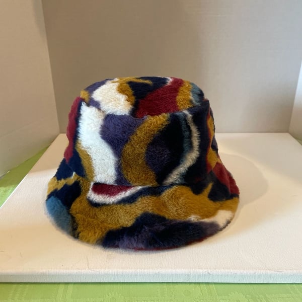 Multicolored Fashion Bucket Type Hat.  Men or women.  Like New. 