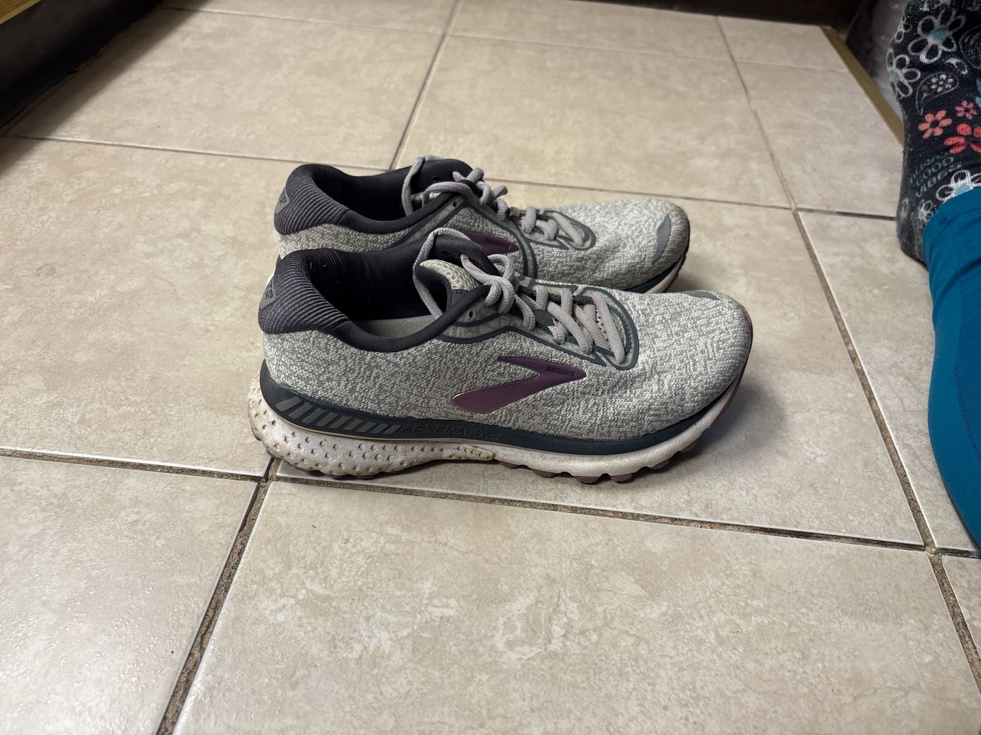 Brooks Adrenaline GTS 20 Women's Running Shoes Size 7.5 Gray Purple 1202961B030 3