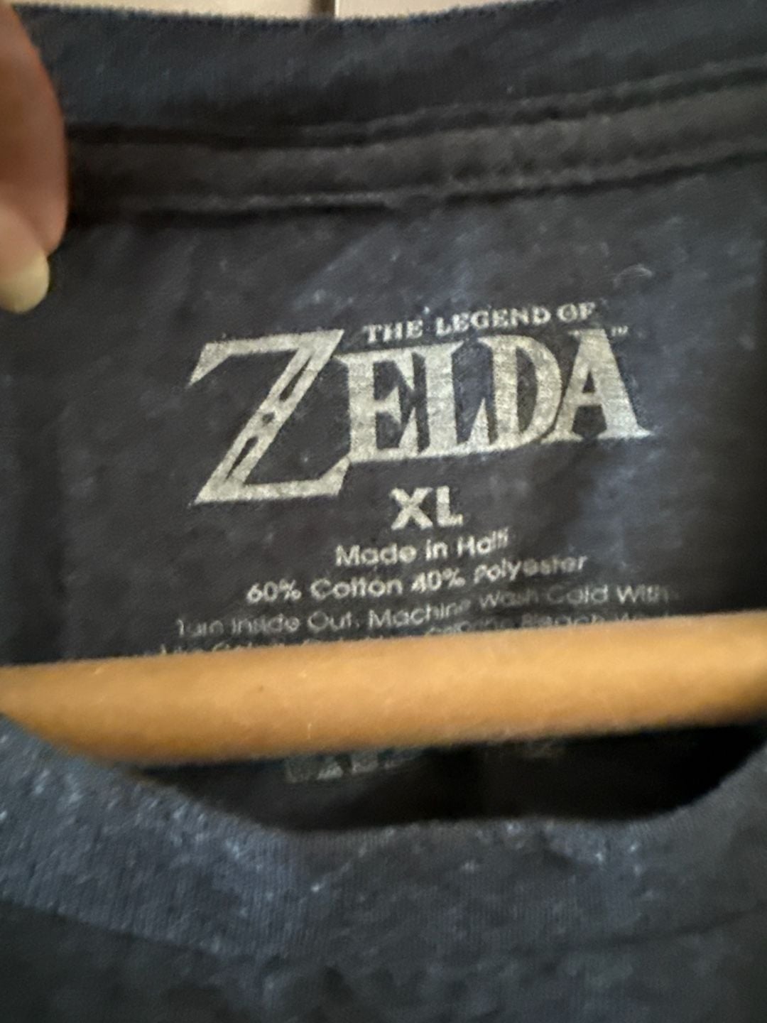 The Legend of Zelda Men's XL Triforce Wing Crest Graphic T-Shirt 4