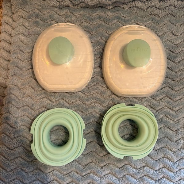 Willow Go 7oz Reusable Milk Containers and Backflow Protectors Set