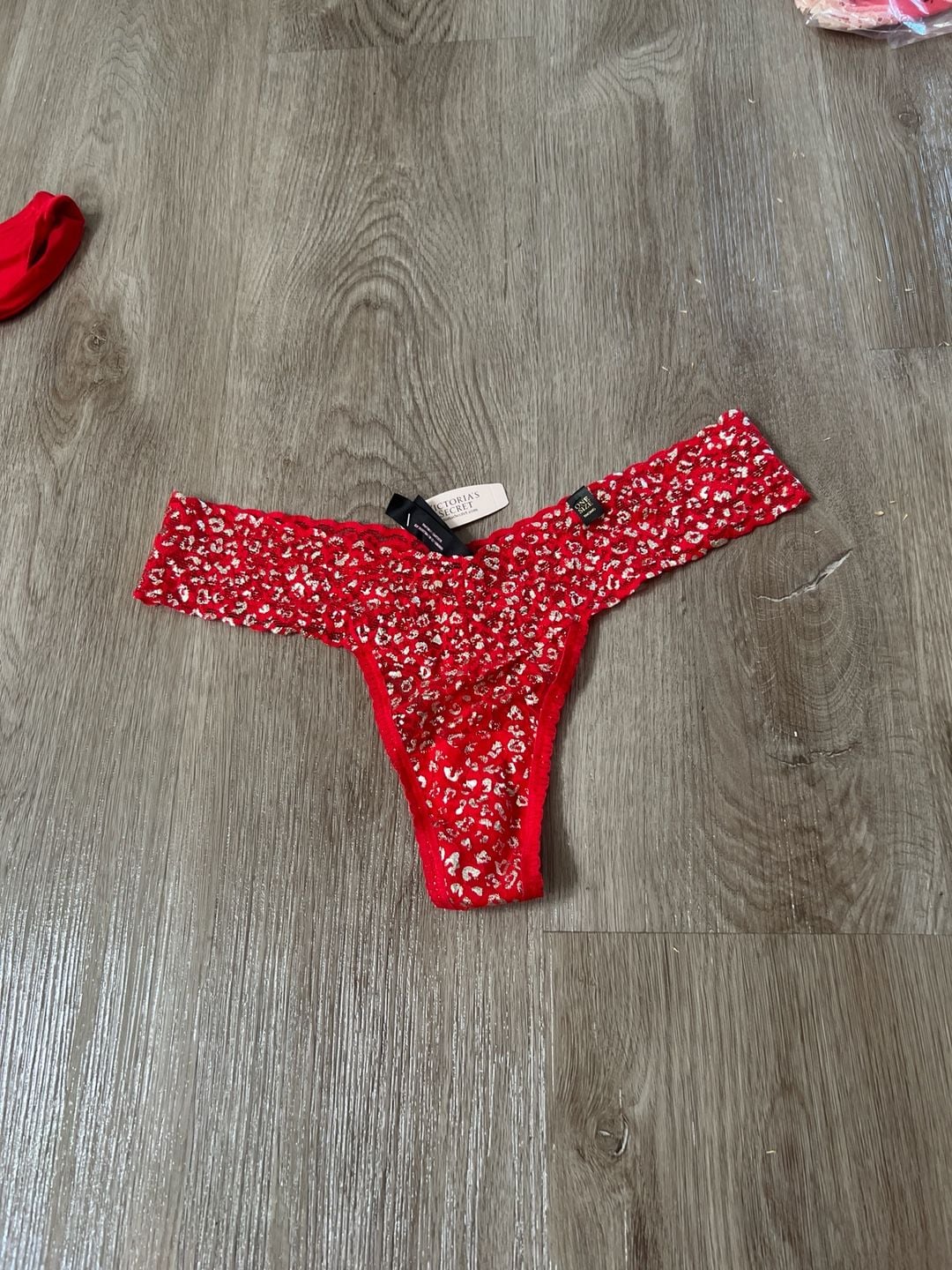 Vintage Victoria's Secret One Size V-String Lace Thong Red Leopard Print 2