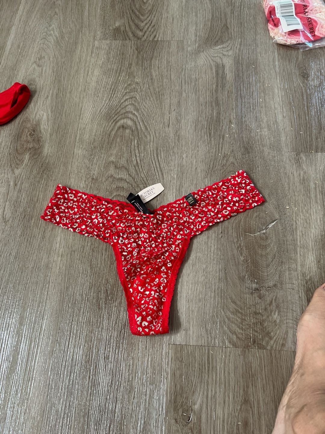 Vintage Victoria's Secret One Size V-String Lace Thong Red Leopard Print 3