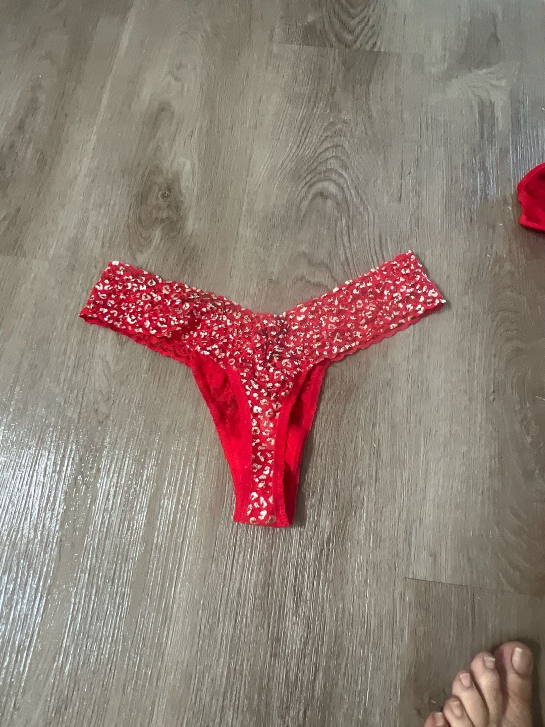 Vintage Victoria's Secret One Size V-String Lace Thong Red Leopard Print 8