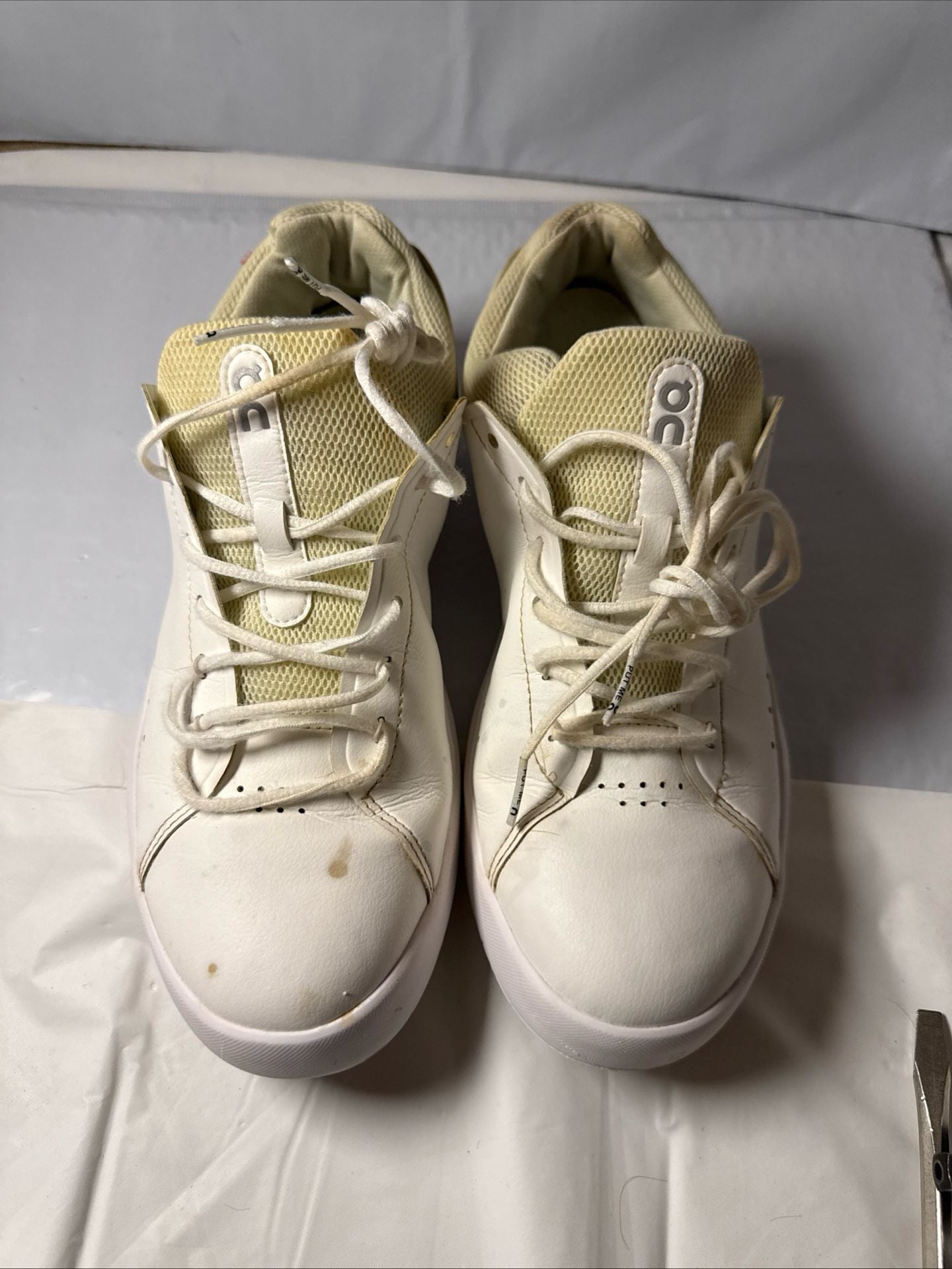 On Running The Roger Advantage White Rose Women's Size 9.5 2