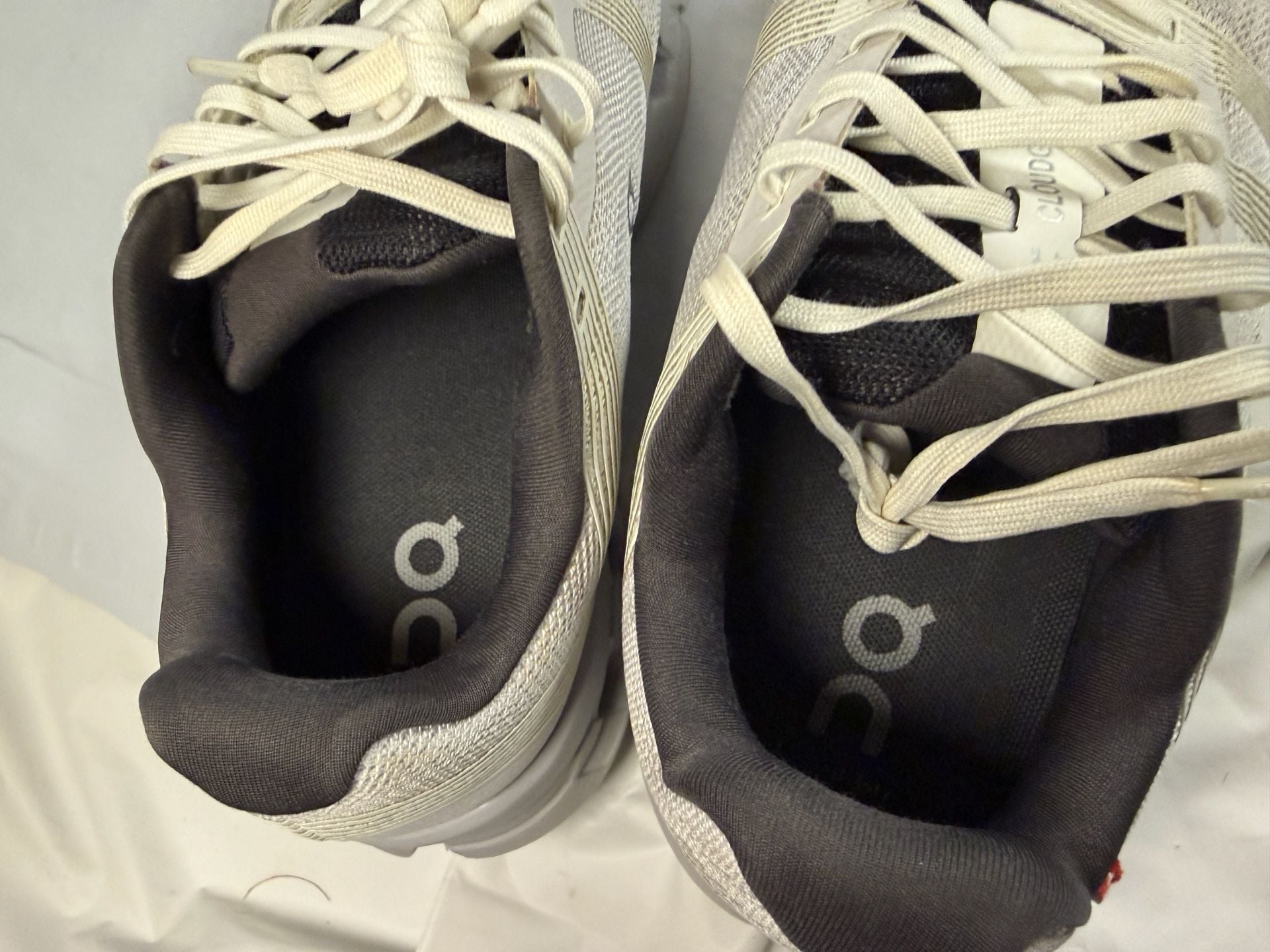 On Running Cloudgo White Glacier Lightweight Running Shoes Women's Size 9.5 7