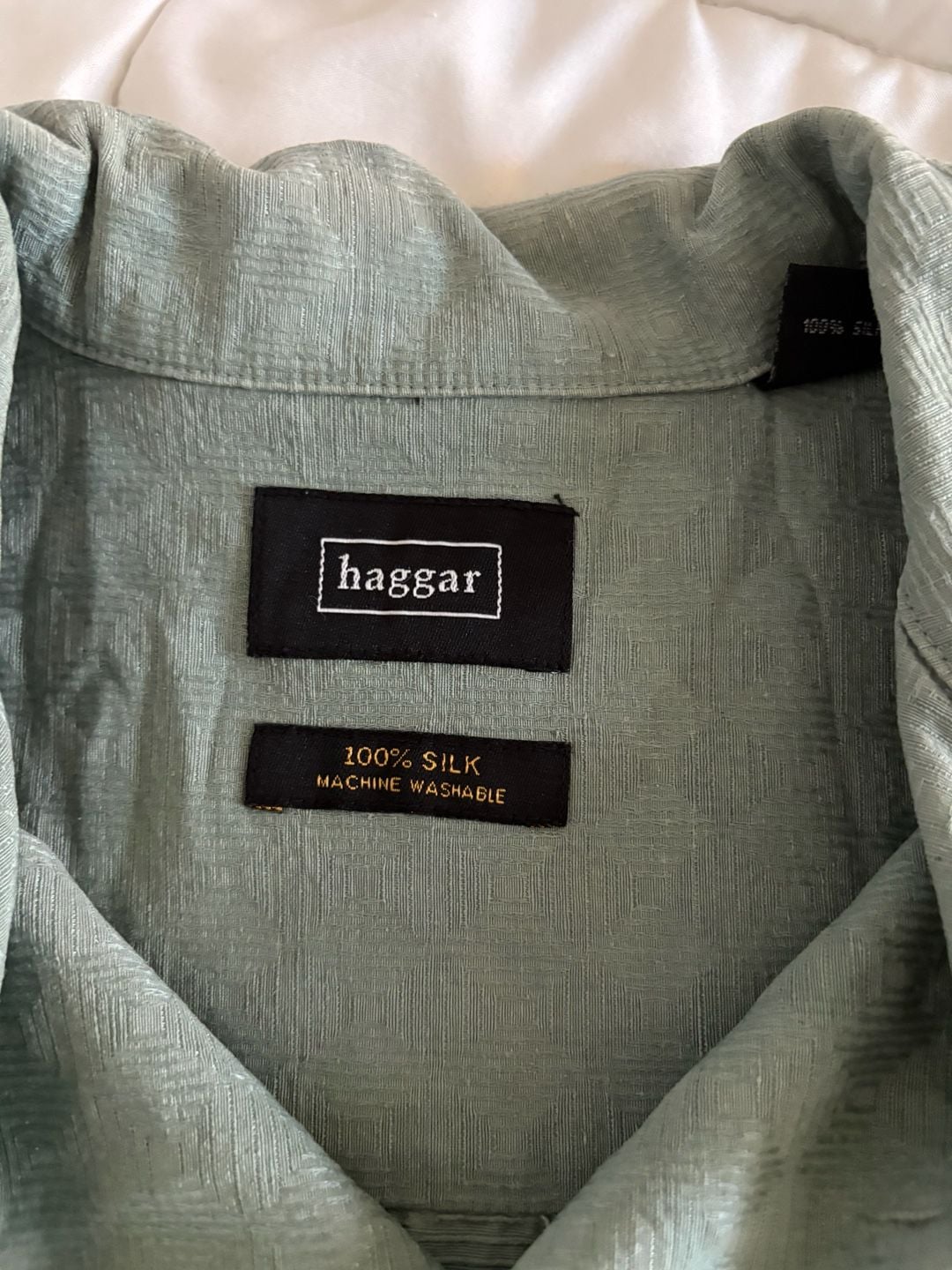 Haggar 100% Silk Machine Washable Textured Square Pattern Sage Green Short Sleeve Camp Shirt Small 3