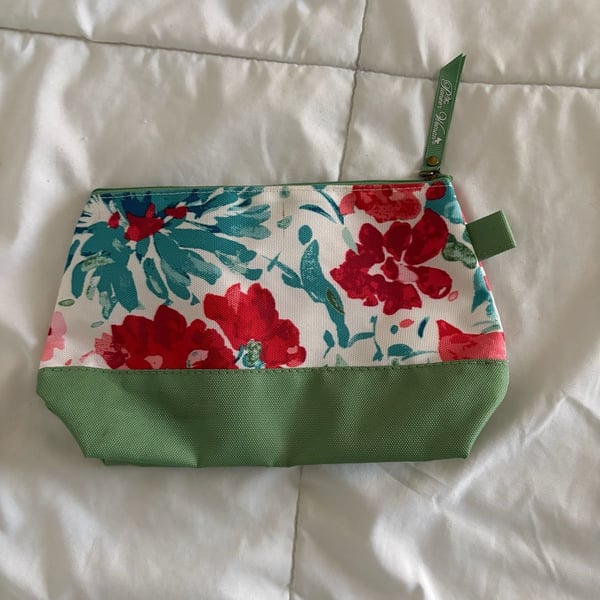The Pioneer Woman Floral Canvas Cosmetic Zipper Pouch Accessory Bag