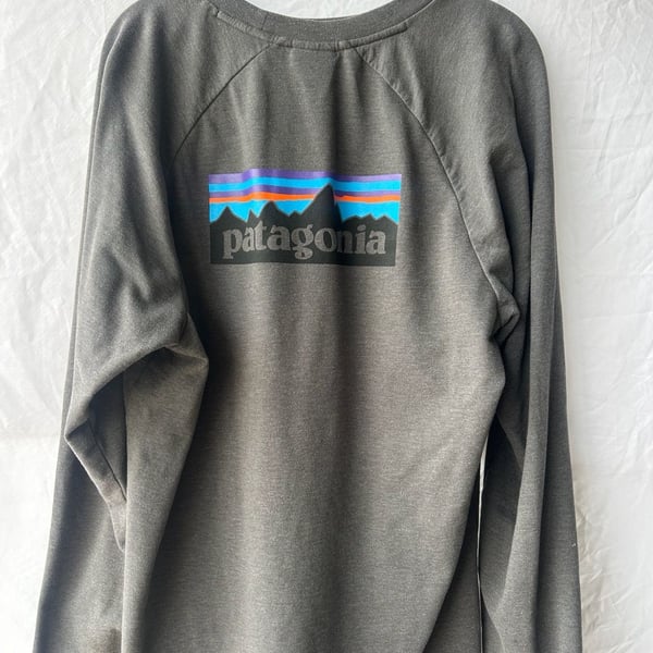 Patagonia P-6 Logo Lightweight Crewneck Sweatshirt - Forge Grey - Size Large