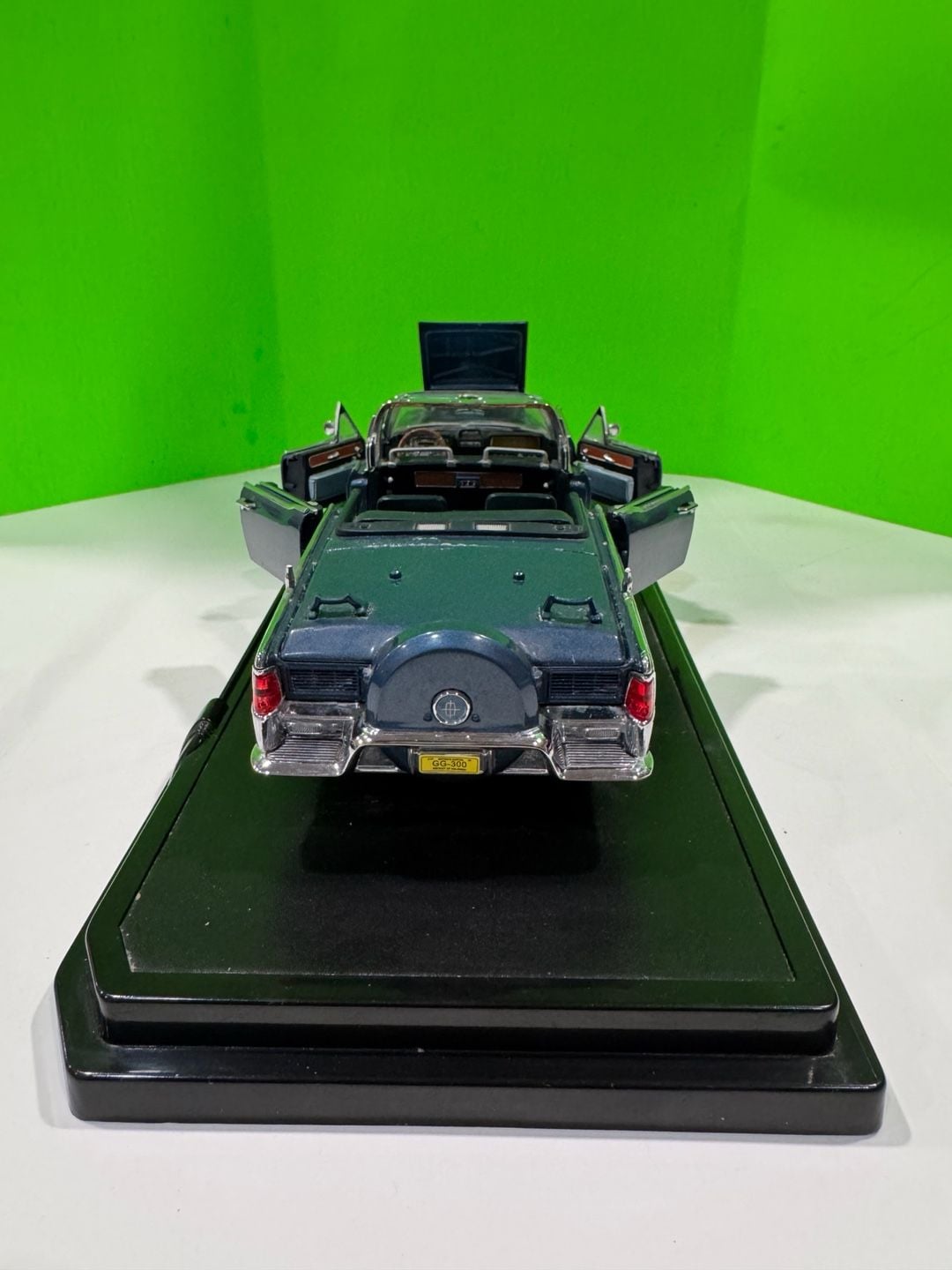 Lincoln Continental Presidential 1963 -Kennedy CAR CONVERTIBLE Diecast model Minichamps Diecast scale models, 2