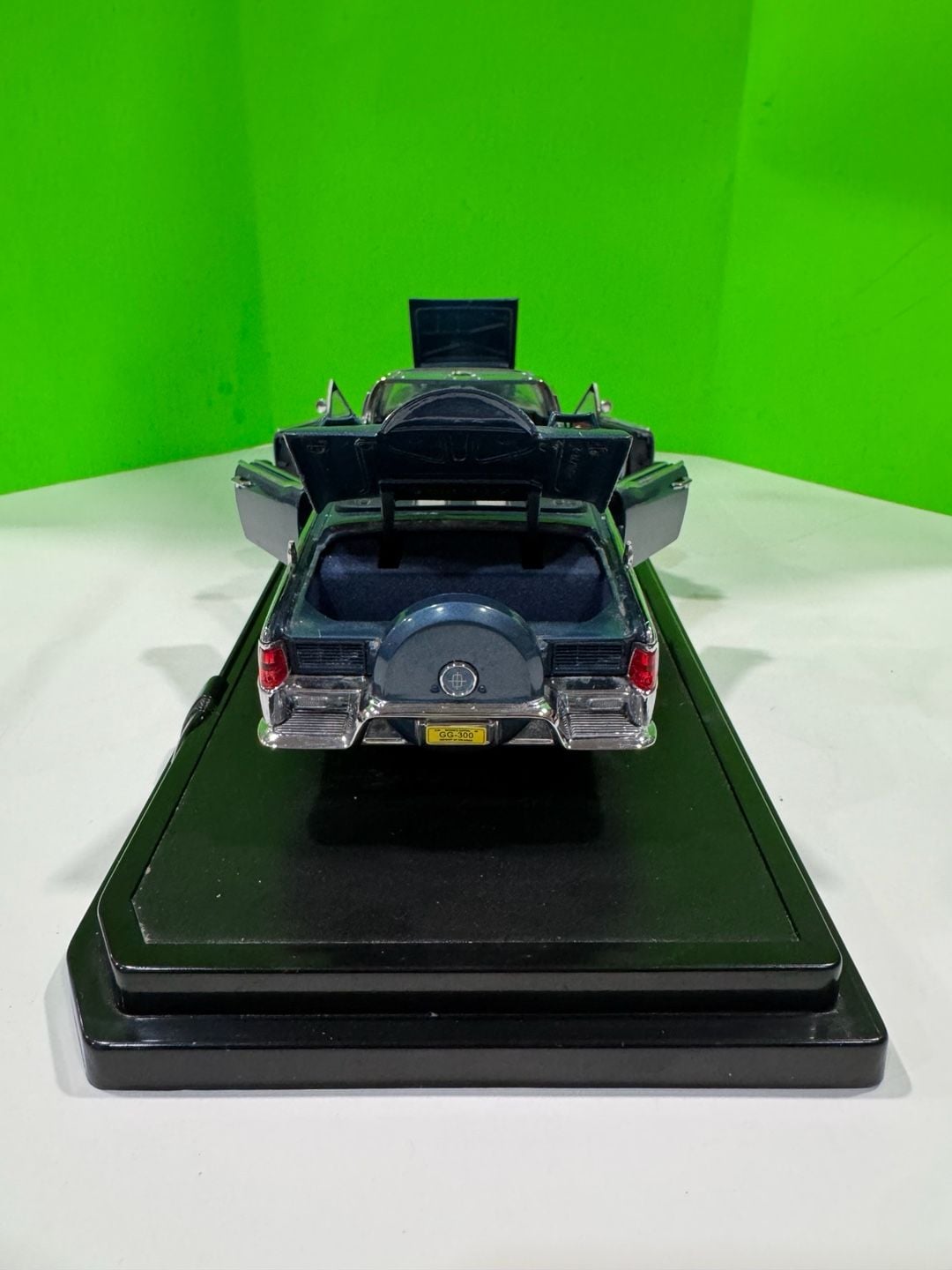Lincoln Continental Presidential 1963 -Kennedy CAR CONVERTIBLE Diecast model Minichamps Diecast scale models, 3