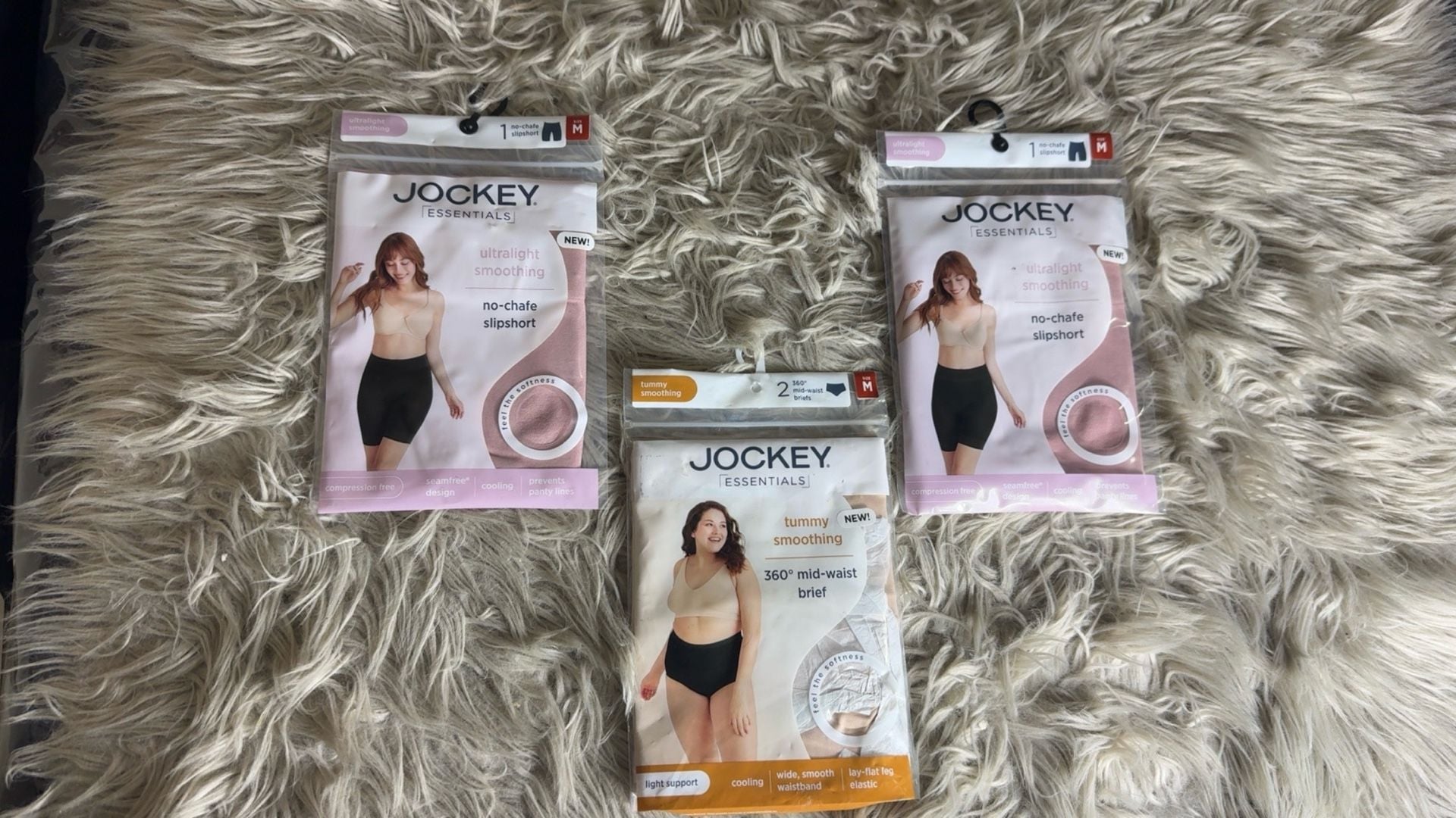 MEDIUM pack of 3 Jockey Essentials Smoothing Underwear. 1
