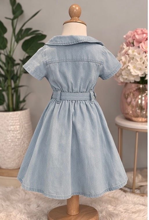 Little Girls Short Sleeve Button-Down Light Wash Denim Dress : Size 10 5
