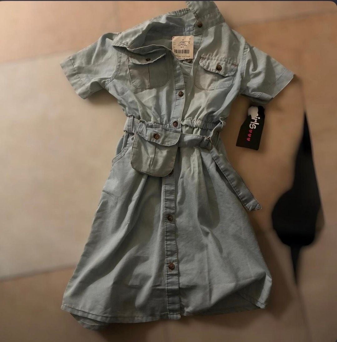 Little Girls Short Sleeve Button-Down Light Wash Denim Dress : Size 10 6