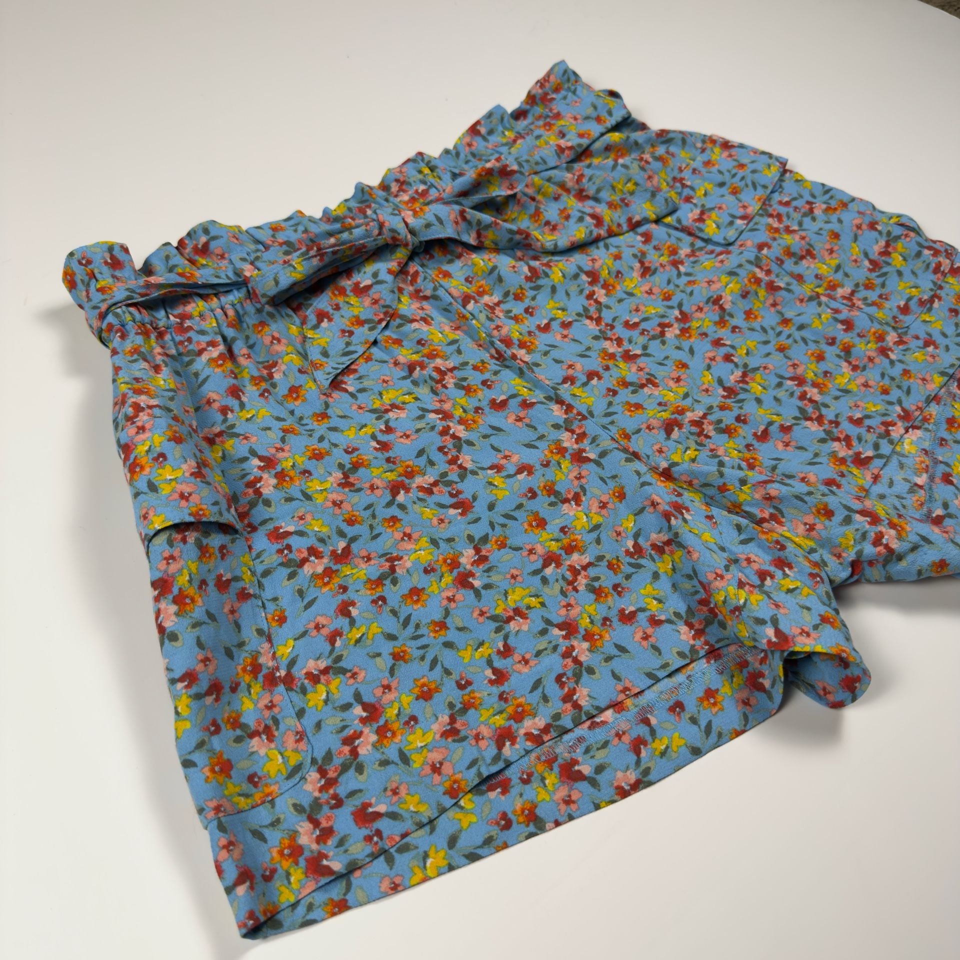 LOFT Blue Floral Paperbag Waist Side Pocket Cargo Shorts 2