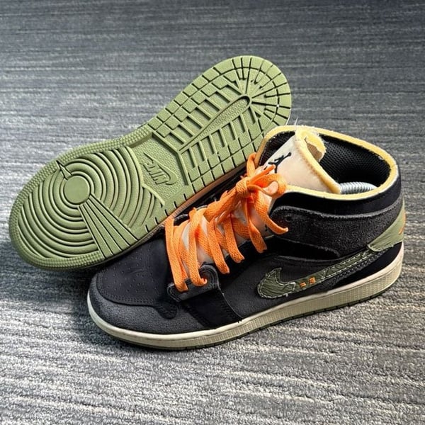 Air Jordan 1 Mid SE Craft Anthracite Sky J Light Olive