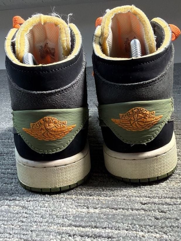 Air Jordan 1 Mid SE Craft Anthracite Sky J Light Olive 4