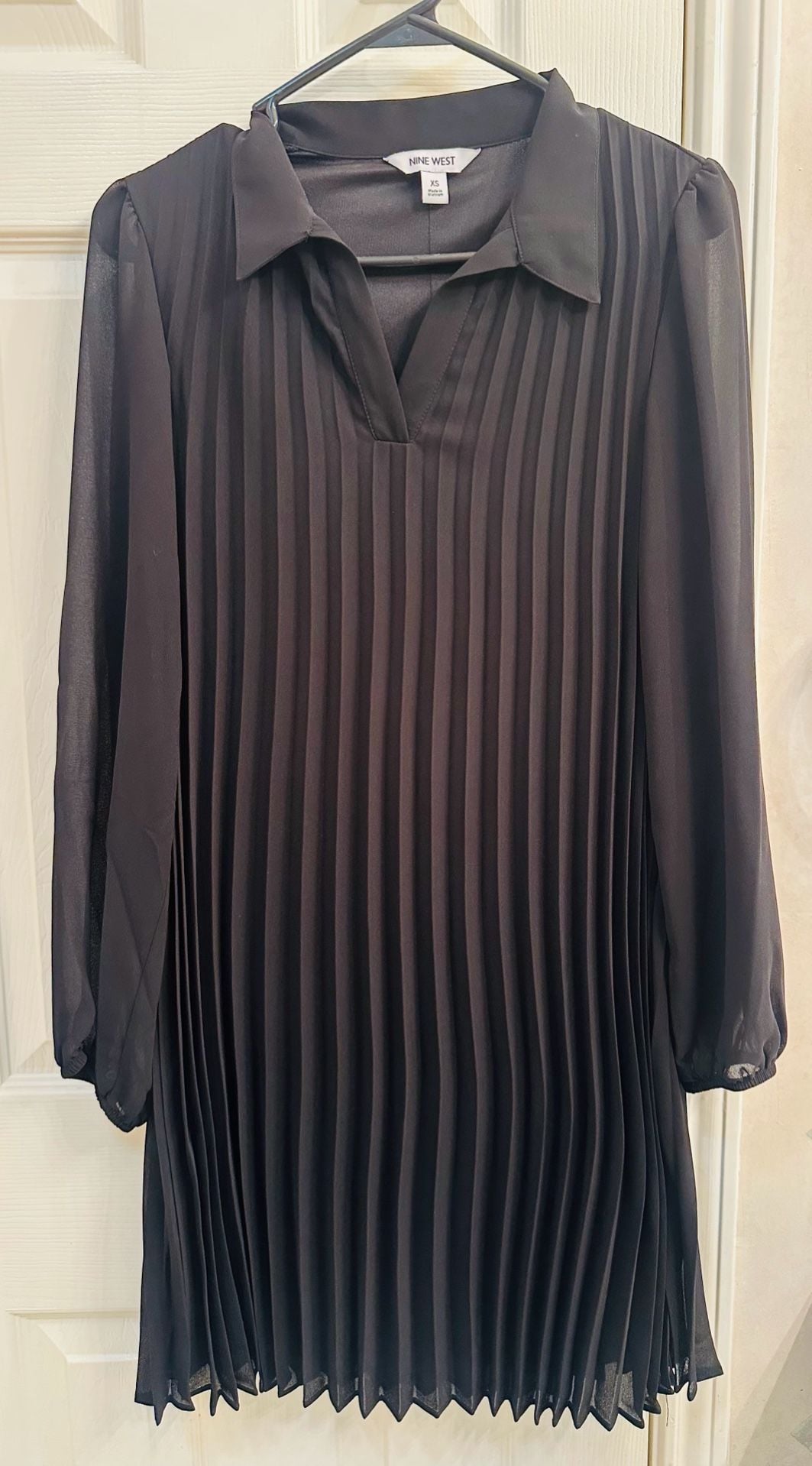 Nine West Black Long Sleeve Georgette Pleated Shift Dress XS 2