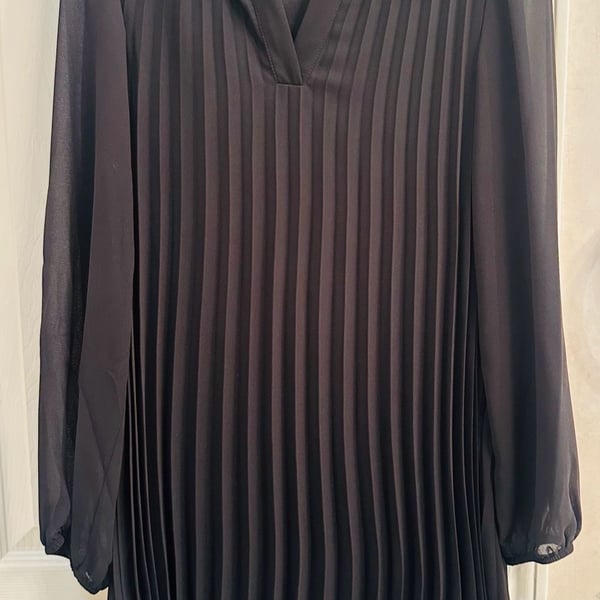 Nine West Black Long Sleeve Georgette Pleated Shift Dress XS