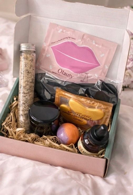 Beauty & Self Care Delights Gift Box Set with Lip & Eye Masks etc 3
