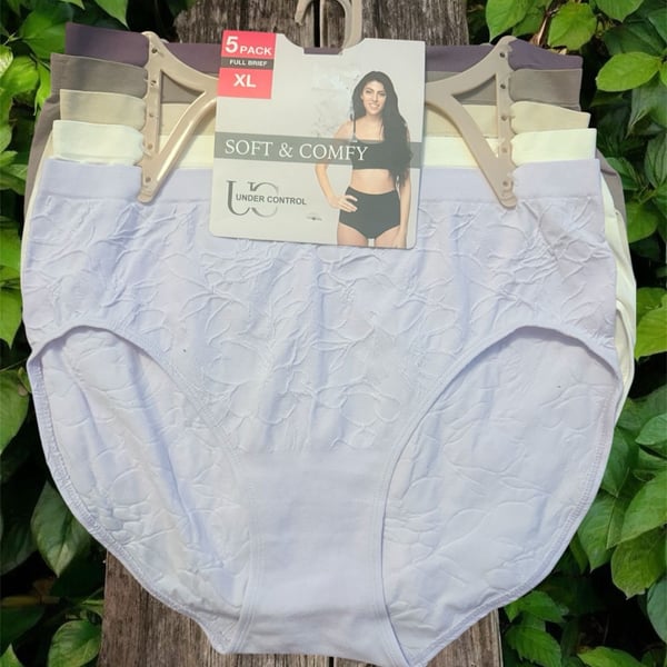 Under Control Womens Soft & Comfy Full Brief Seamless Panties 5-Pack XL

Please send me a message of which set you’d prefer after check out (Pic#1 or Pic#2)

Thank you 