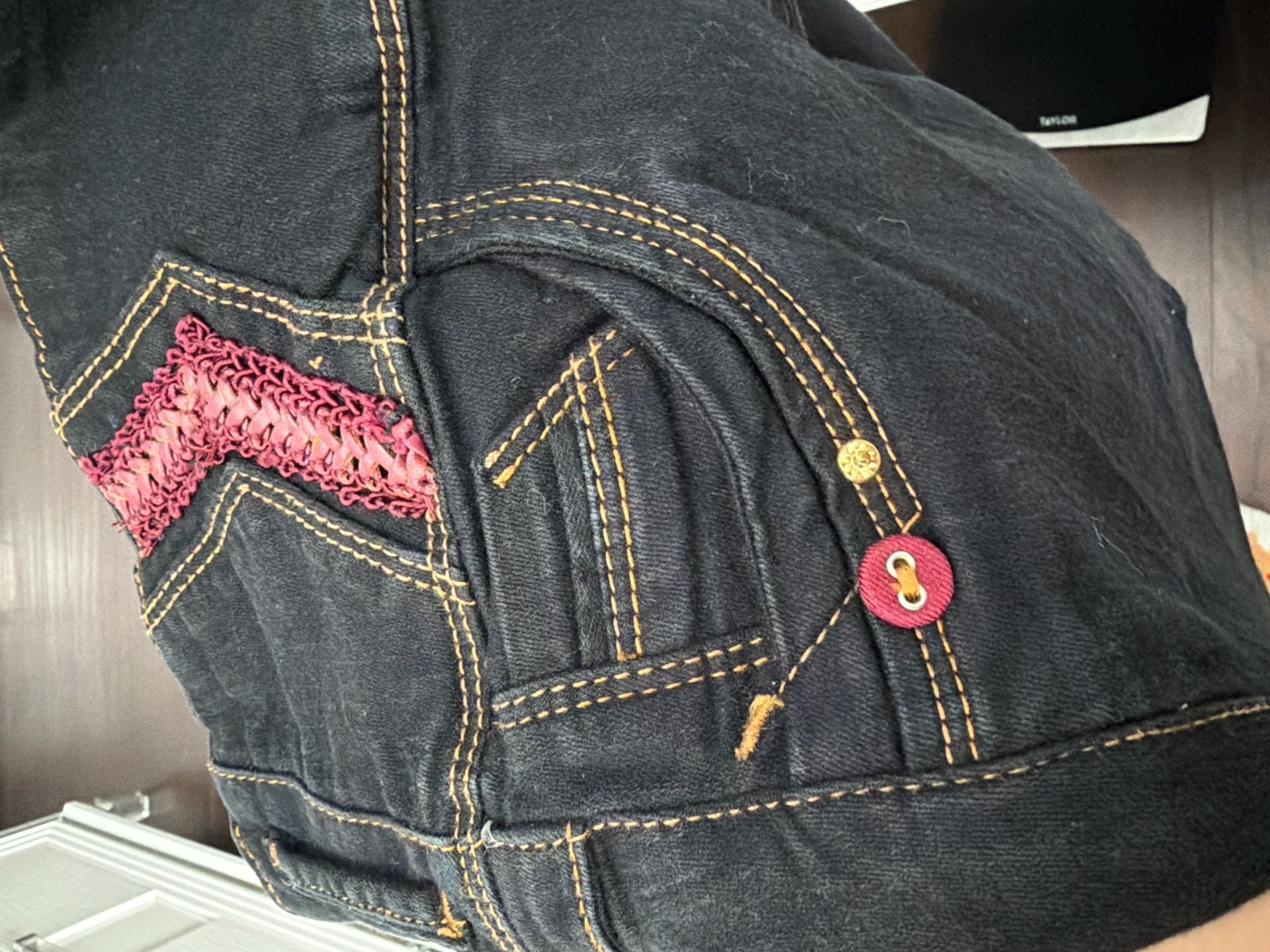 AMBAR Colombian High Waist Skinny Jeans with Red Embroidery and Ankle Zips 5