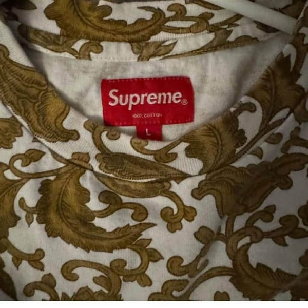 Supreme FW18 Baroque Long Sleeve Pocket Tee White/Gold