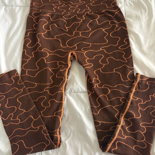 ECHT Arise Camo Seamless High Waisted Leggings in Brown