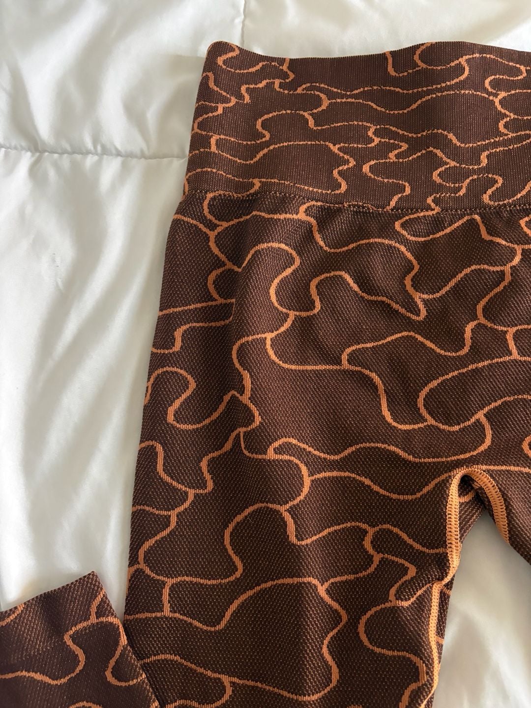 ECHT Arise Camo Seamless High Waisted Leggings in Brown 3