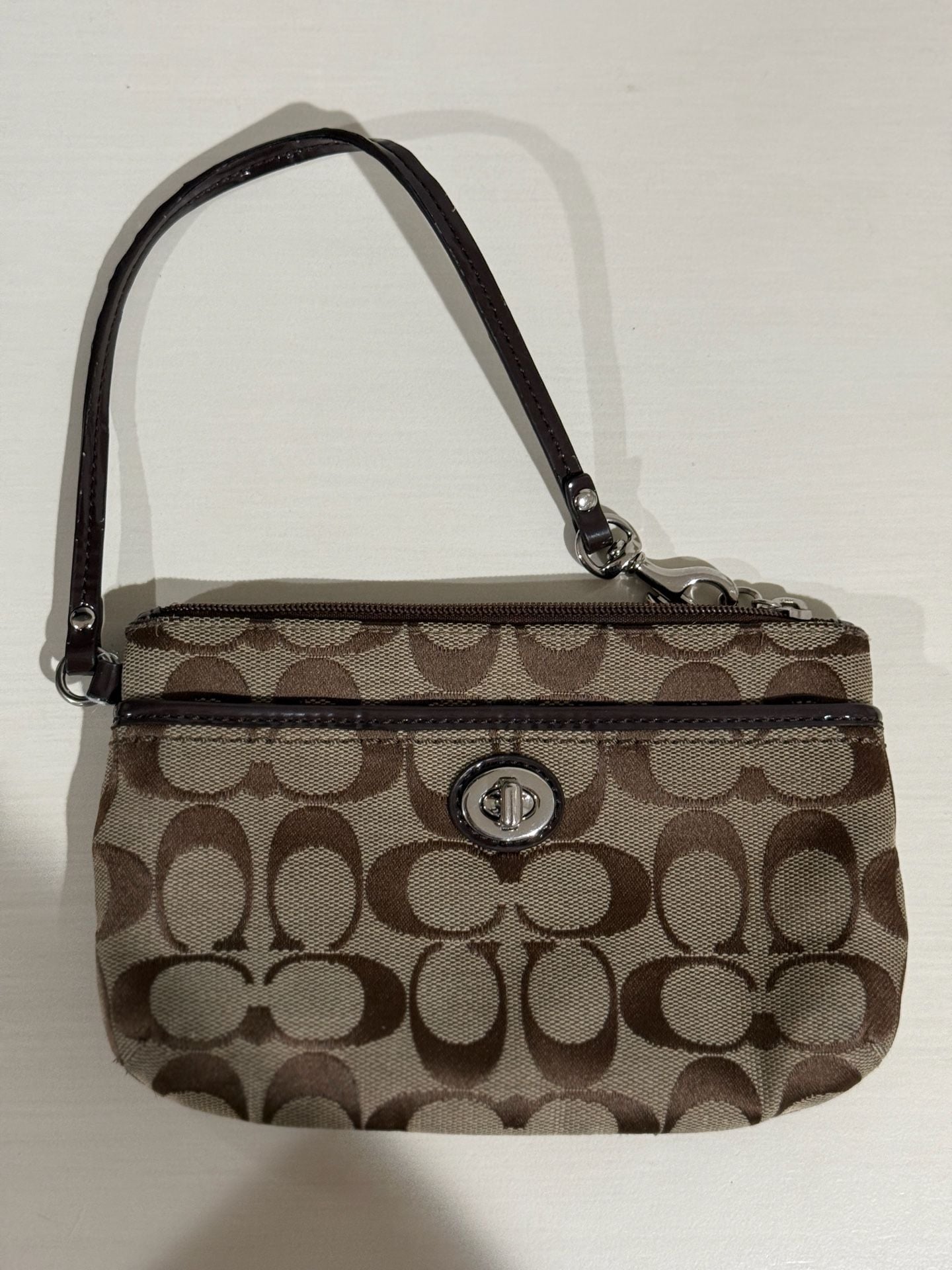 Coach Signature Park Canvas Turnlock Wristlet F49175 Brown 2