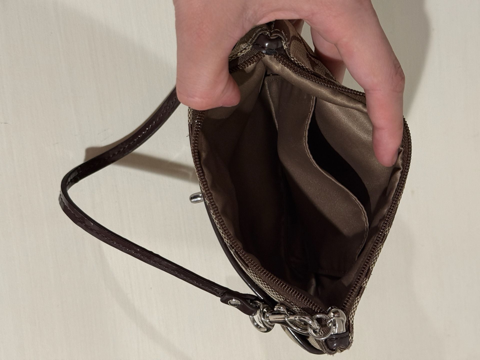 Coach Signature Park Canvas Turnlock Wristlet F49175 Brown 5