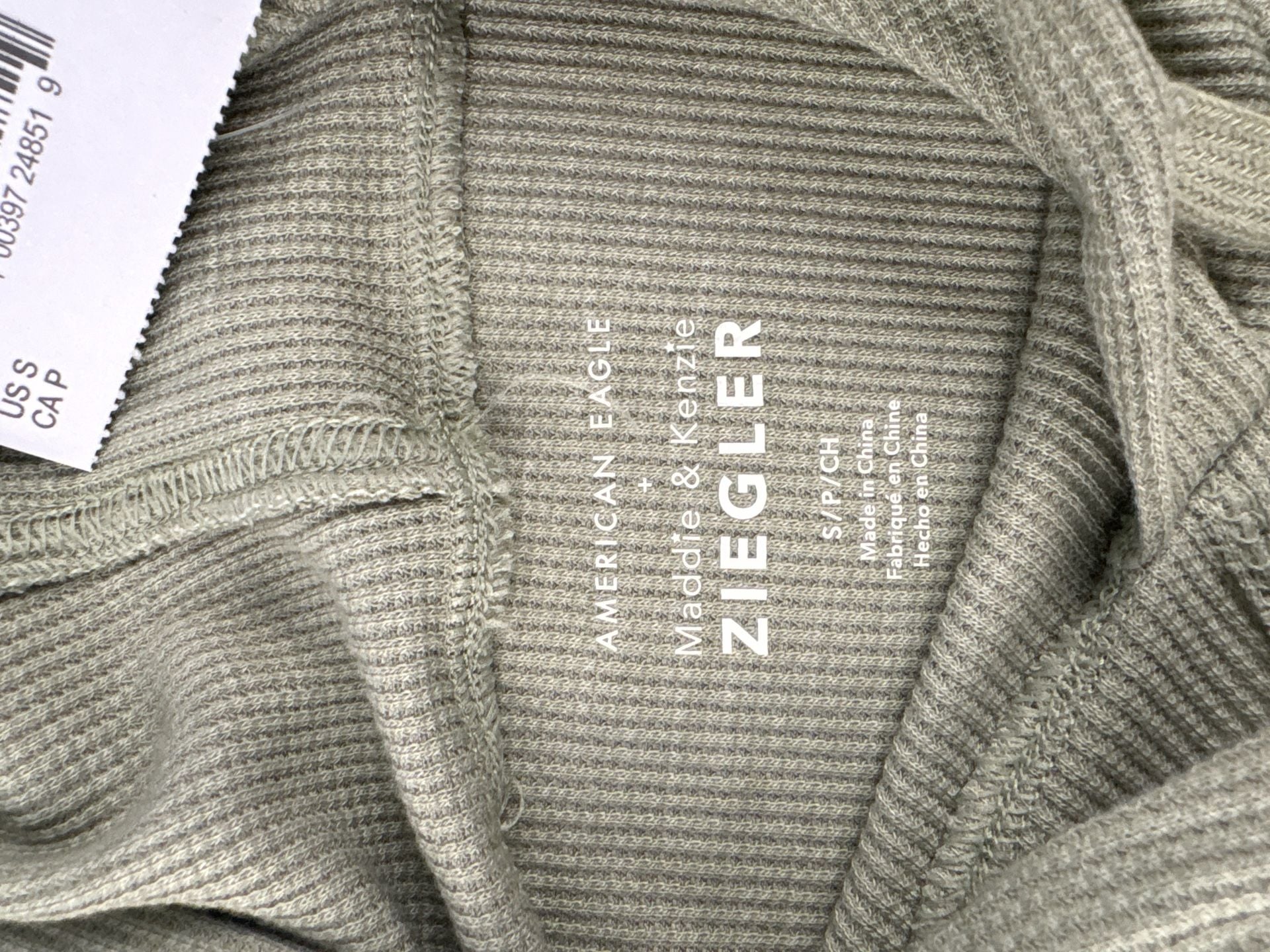 American Eagle Ziegler Sleeveless Waffle Knit Star Graphic Hoodie 5