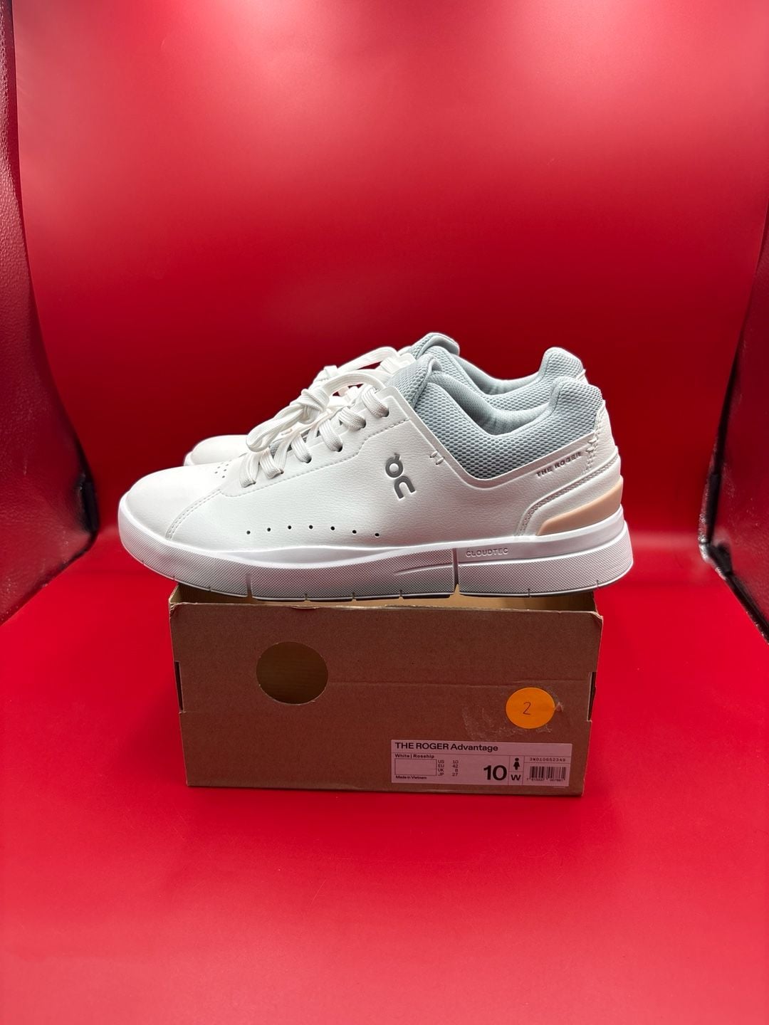On Women's The Roger Advantage Sneakers White/Rosehip USW 10 2