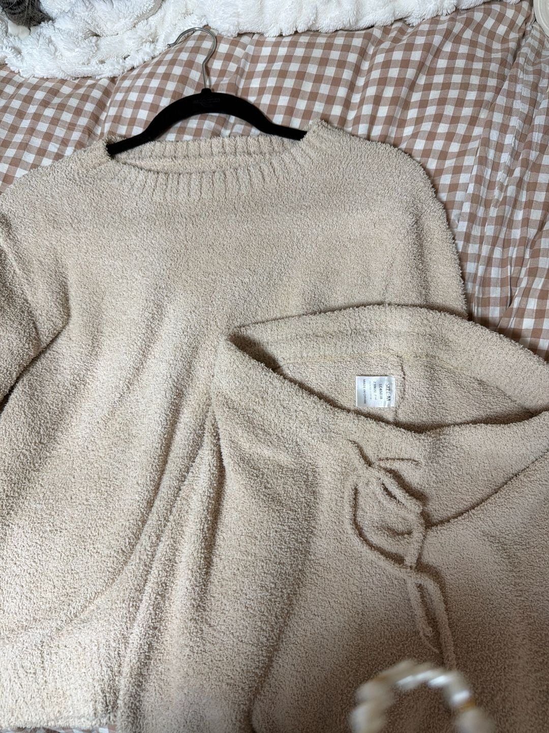 Women's Two Piece Fuzzy Fleece Lounge Set Sweater and Drawstring Pants 3