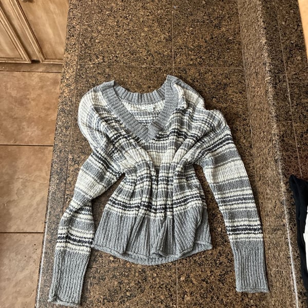 American Eagle Striped V-Neck Knit Sweater Grey and White Size Small