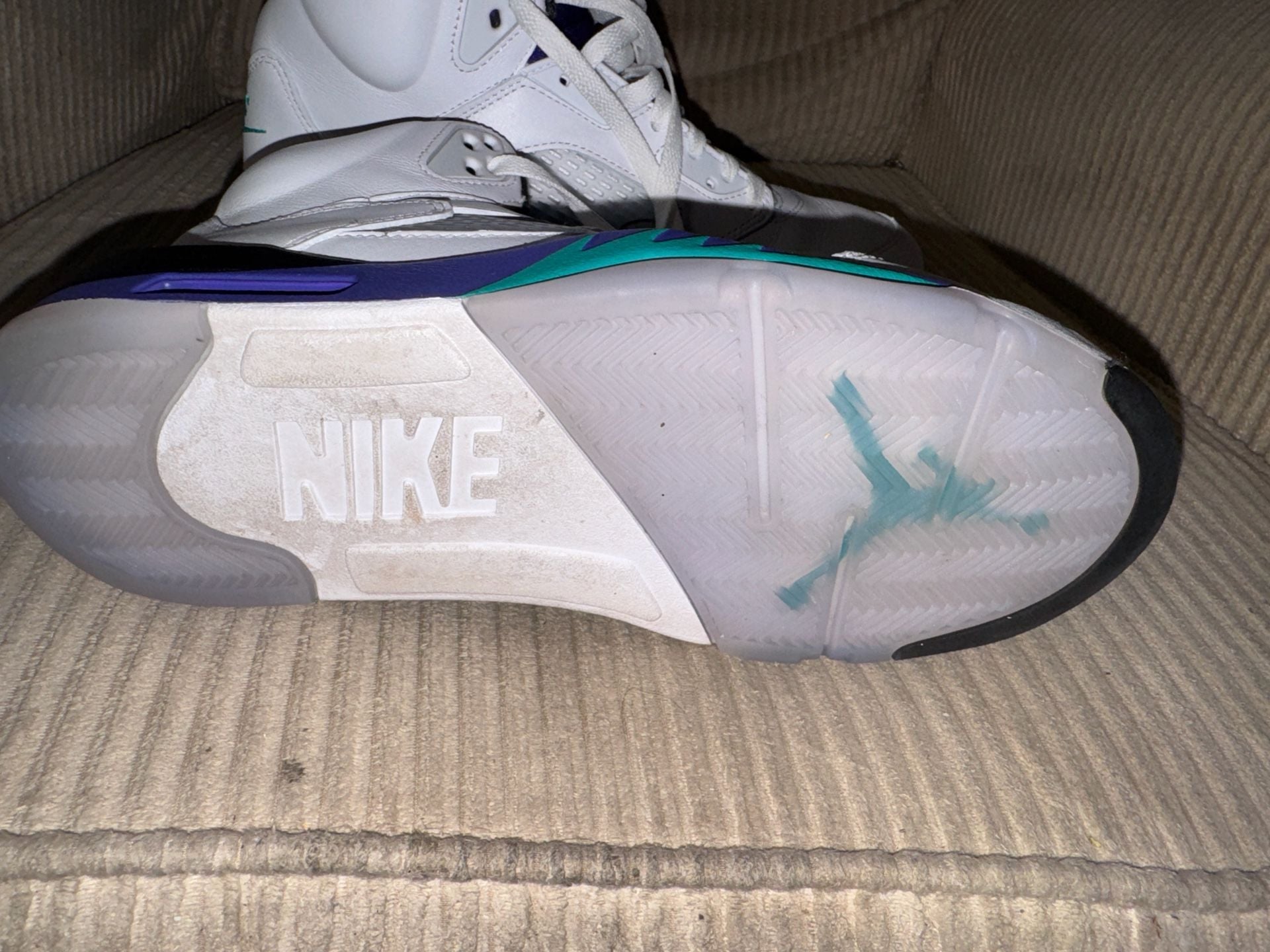 DS NIKE AIR JORDAN 5 V GRAPE 2013 FRESH PRINCE sz 9.5 iv xi xiii iii presto max 6