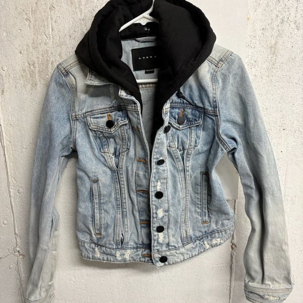 BLANKNYC Casual Encounter Hooded Denim Jacket in Light Wash