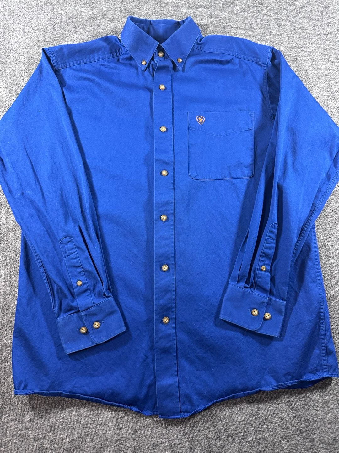 Ariat Men's Solid Twill Long Sleeve Classic Fit Western Shirt in Ultramarine 3