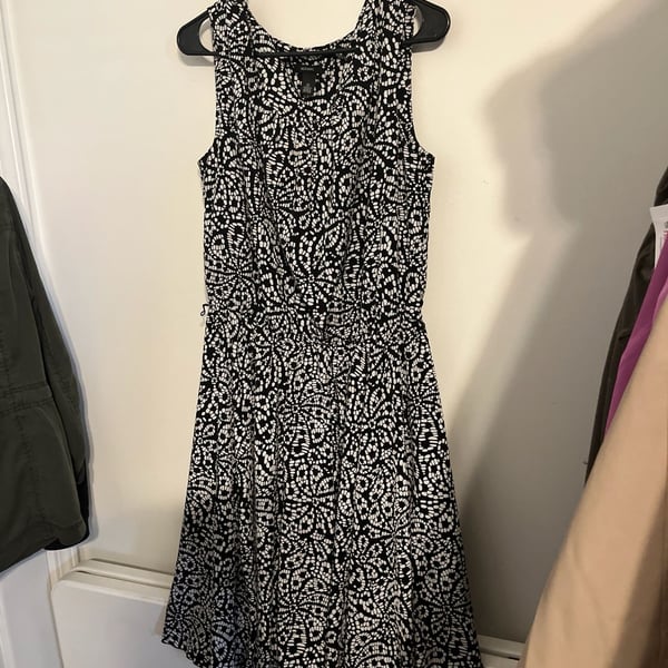 Alfani Sleeveless Black and White Lace Print Fit and Flare Midi Dress Size 14