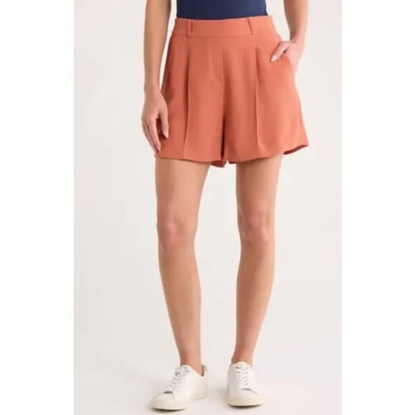 SPANX Carefree Crepe 6" Pleated Shorts in Sedona