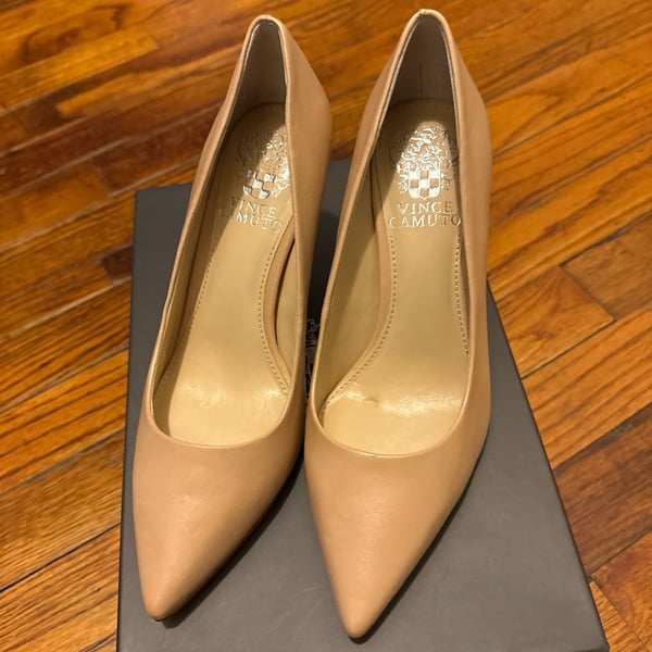 Vince Camuto Rachella Pointed Toe Pump in Buff Leather