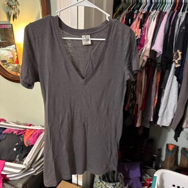Victoria's Secret PINK Deep V-Neck Short Sleeve T-Shirt Grey Size Medium