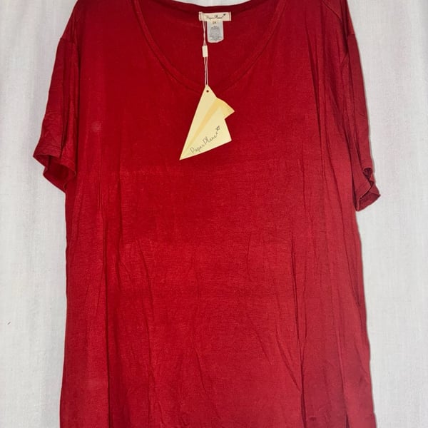 NWT Paper Plane Women's Plus Size 2X Red V-Neck Rayon Spandex Short Sleeve Tunic Top