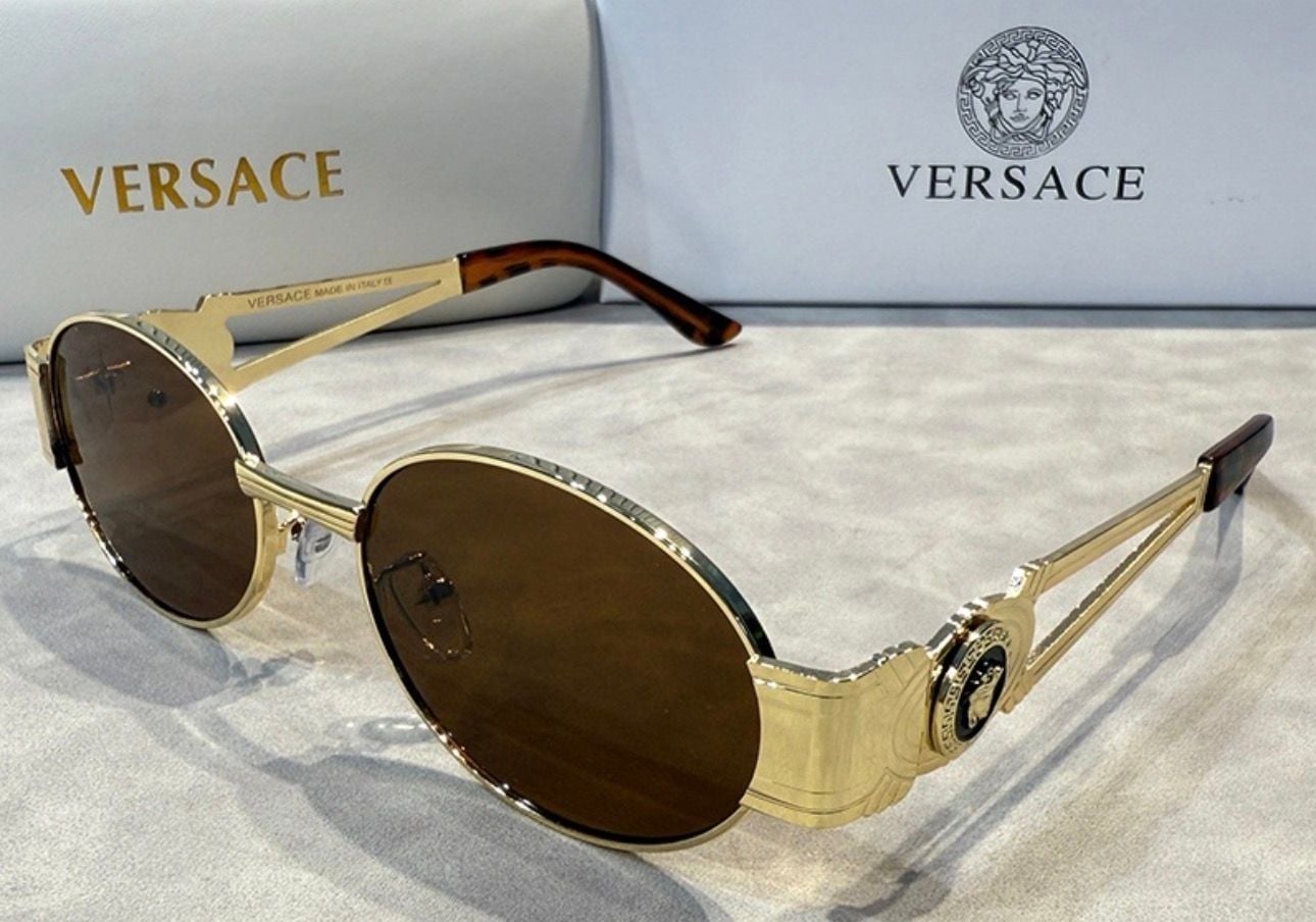 Luxury Oval Sunglasses ā Gold Frame, Brown Lenses, High-End Designer Look w/ Case 2