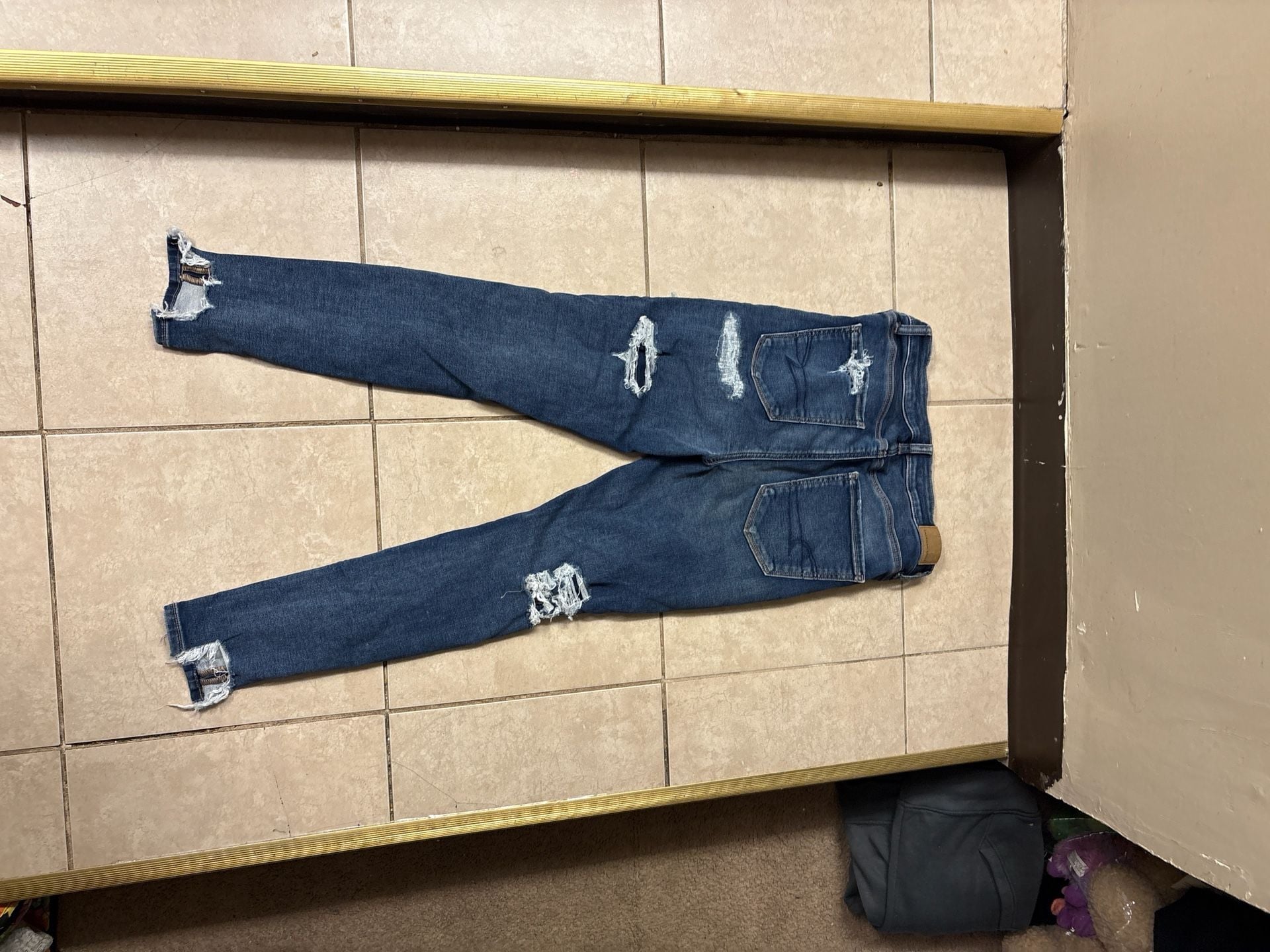 American Eagle Soft Knit Highest Rise Jegging Distressed Dark Wash Size 6 Short 5
